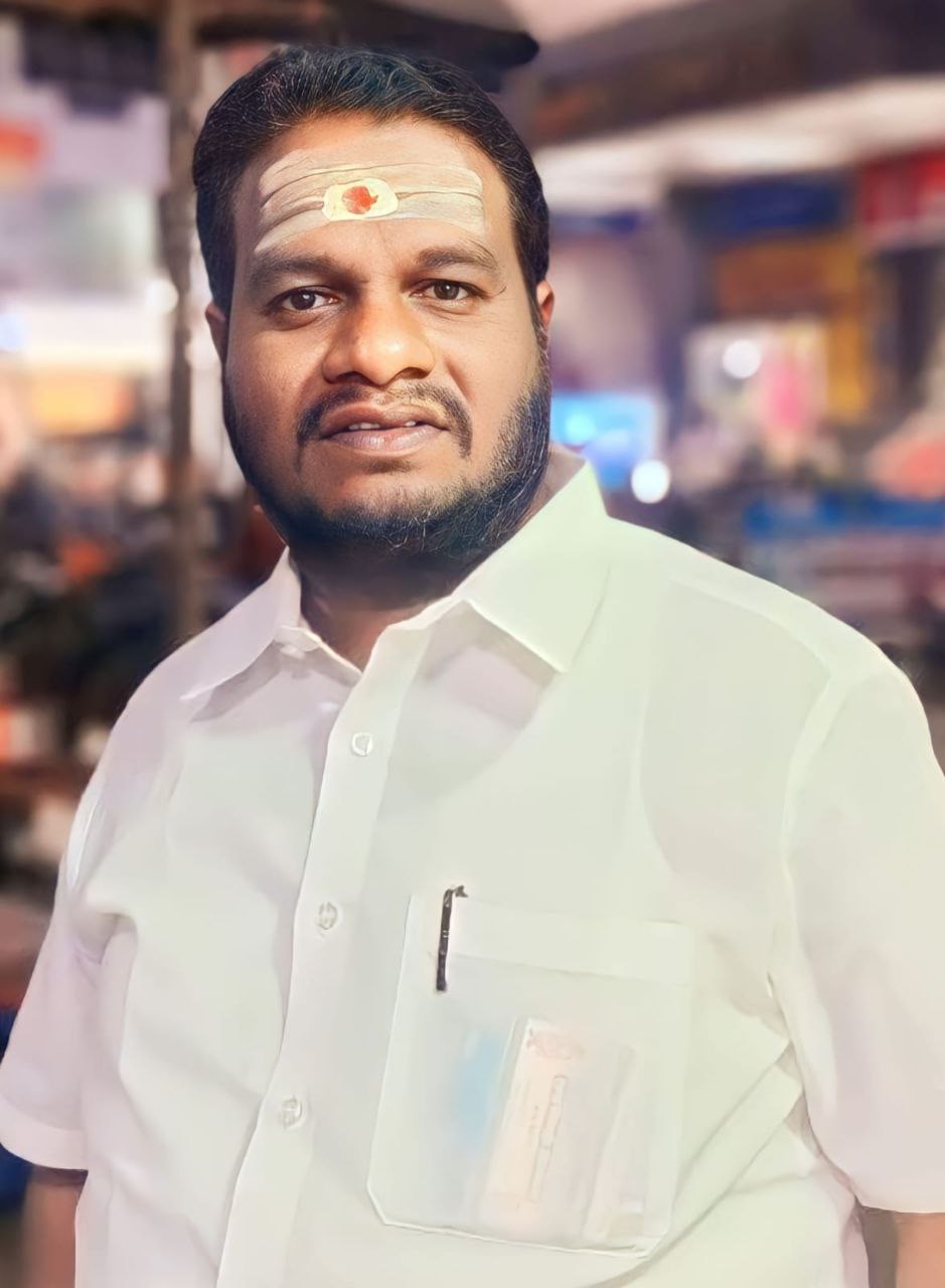 Guruji Sri Thillaimani - Expert Nadi Astrologer with 25+ Years Experience in Authentic Palm Leaf Readings at Vaitheeswaran Koil